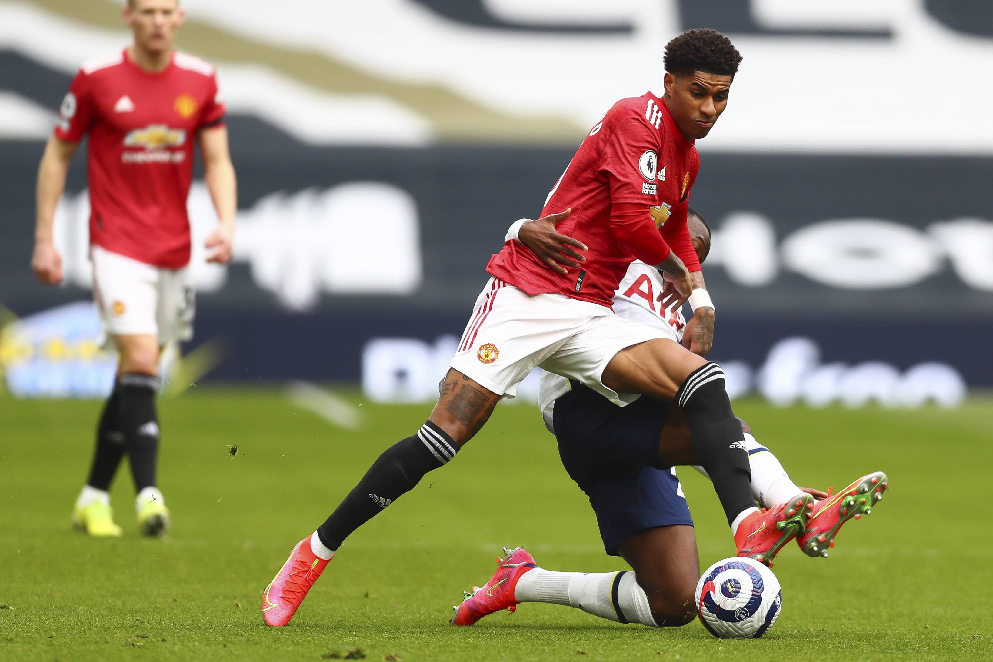 员与锋线经 员与锋线经